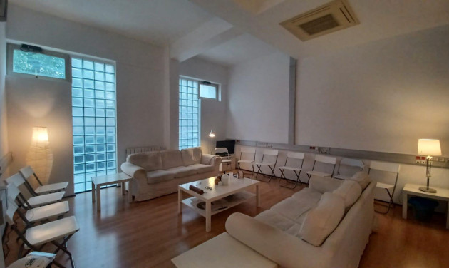 Apartment / flat - Resale - Barcelona - O_285000