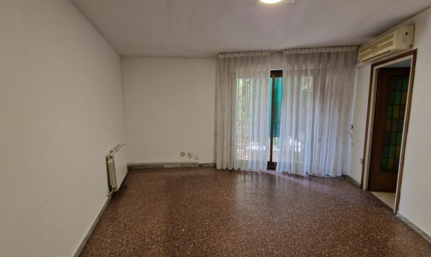 Apartment / flat - Resale - Hospitalet de Llobregat, l - Collblanc