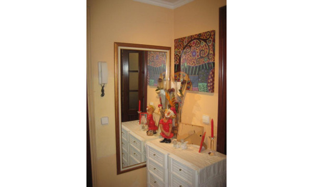 Apartment / flat - Resale - Valls - V-379