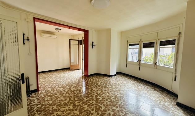 Appartement / flat - Herverkoop - Cornellà de Llobregat - 3019