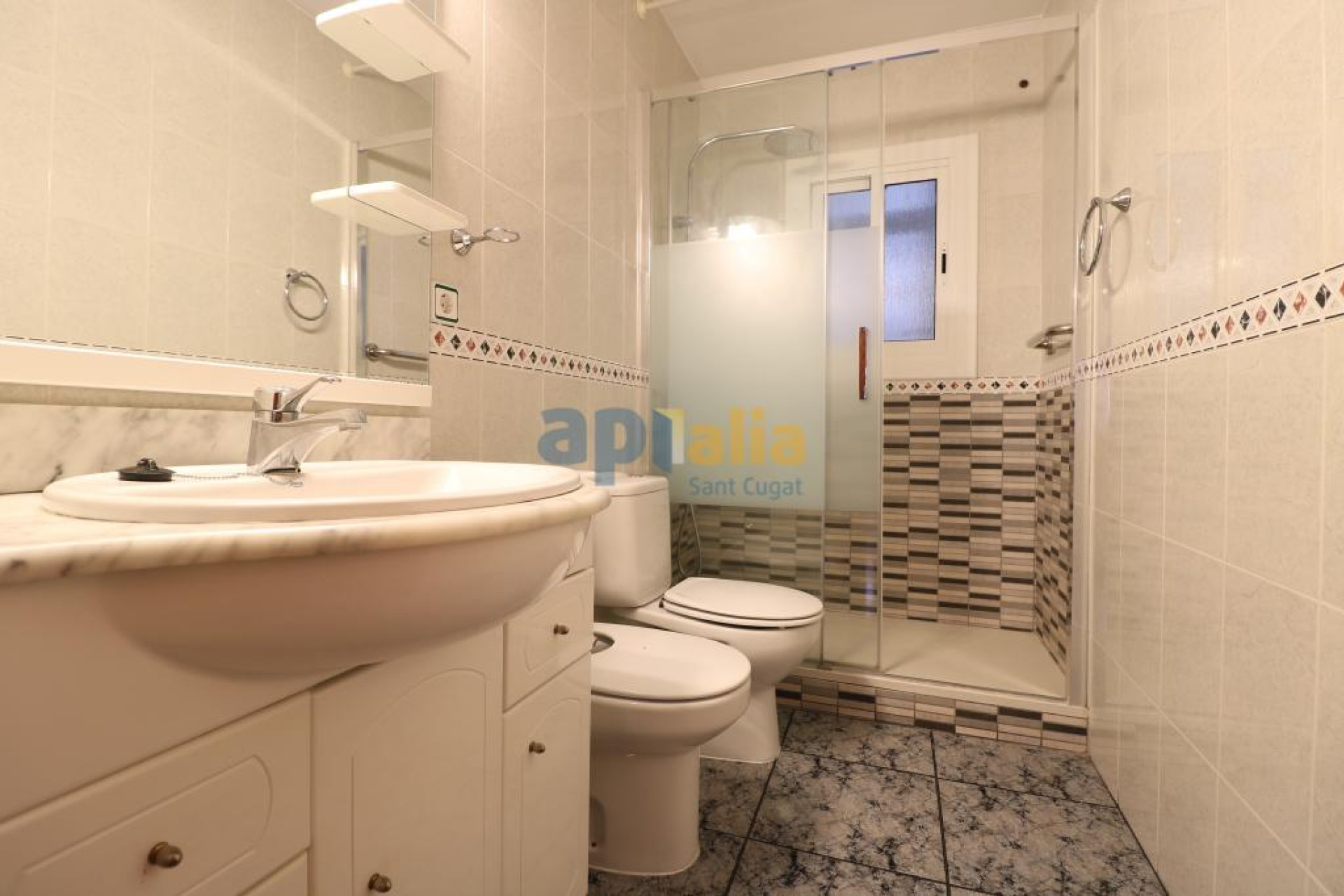 Herverkoop - Appartement / flat - Cerdanyola del Vallès - Avda. Catalunya