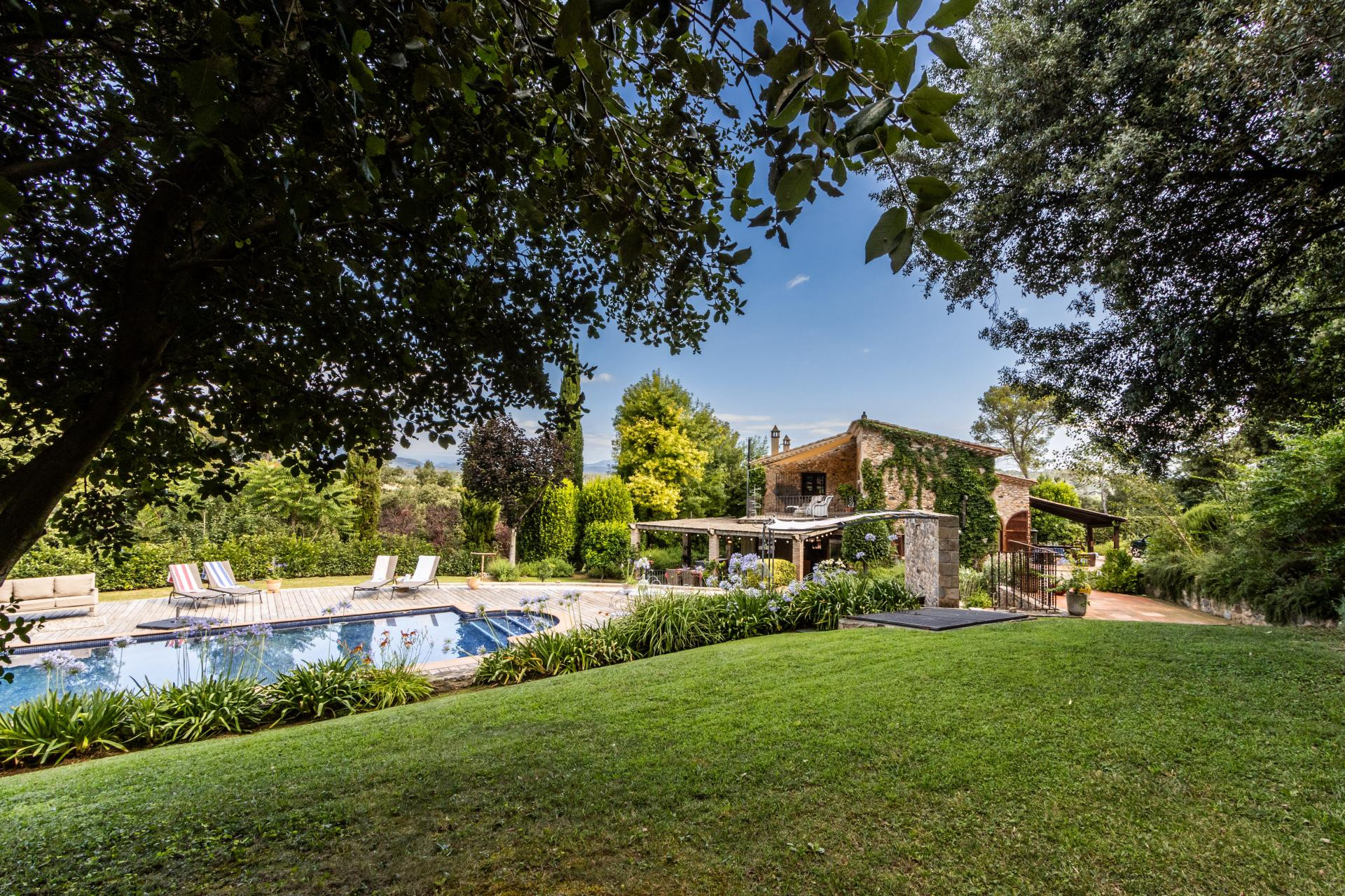 Herverkoop - Boerderijen - Esponellà