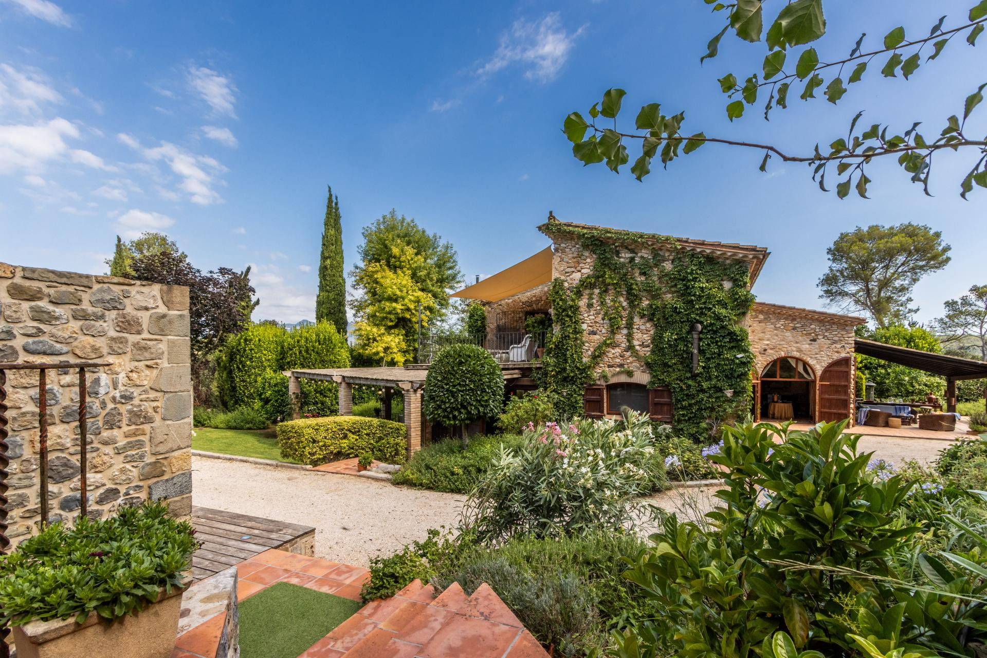 Herverkoop - Boerderijen - Esponellà