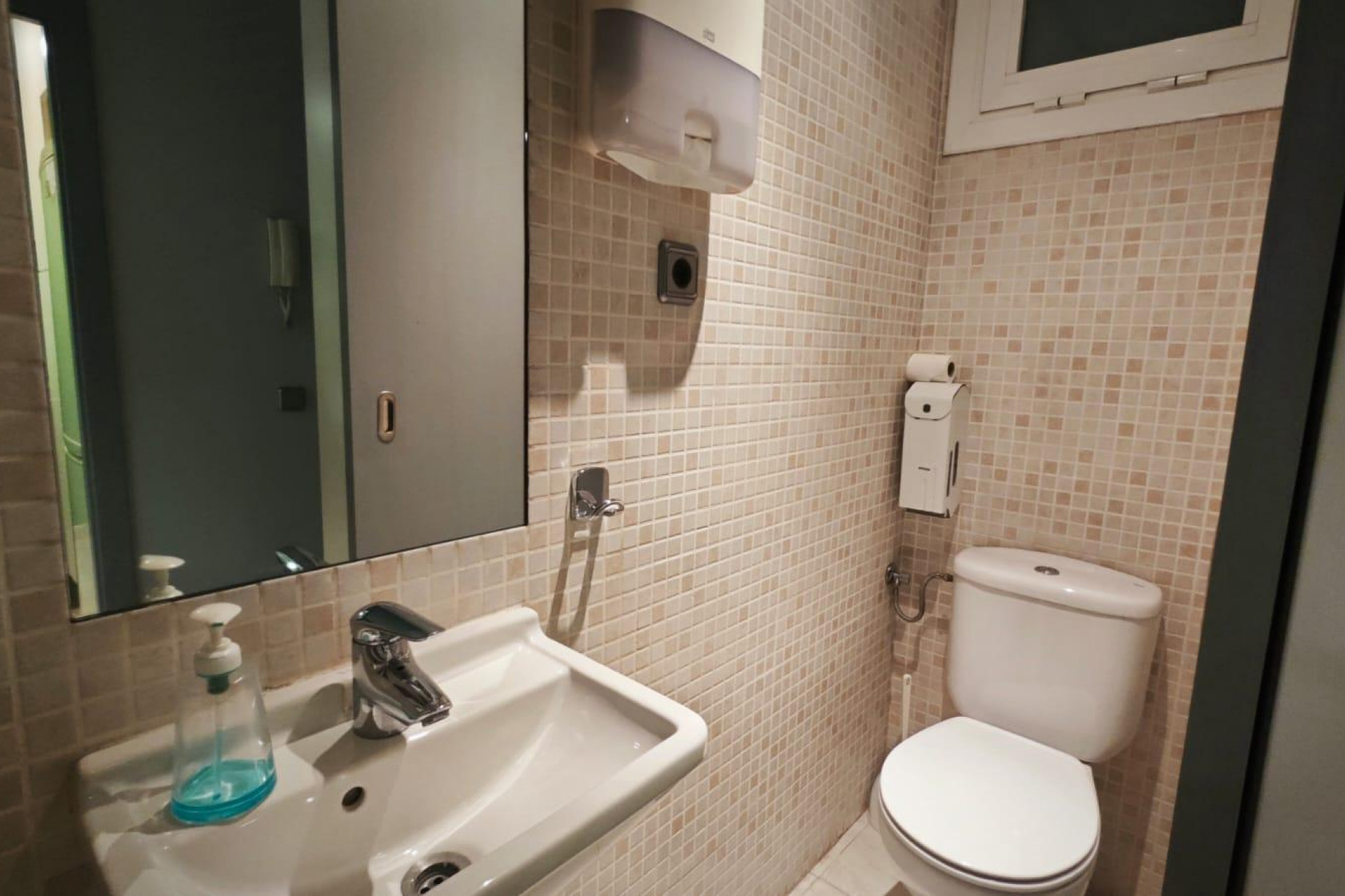 Herverkoop - Local comercial - Barcelona - Nou Barris / La Prosperitat