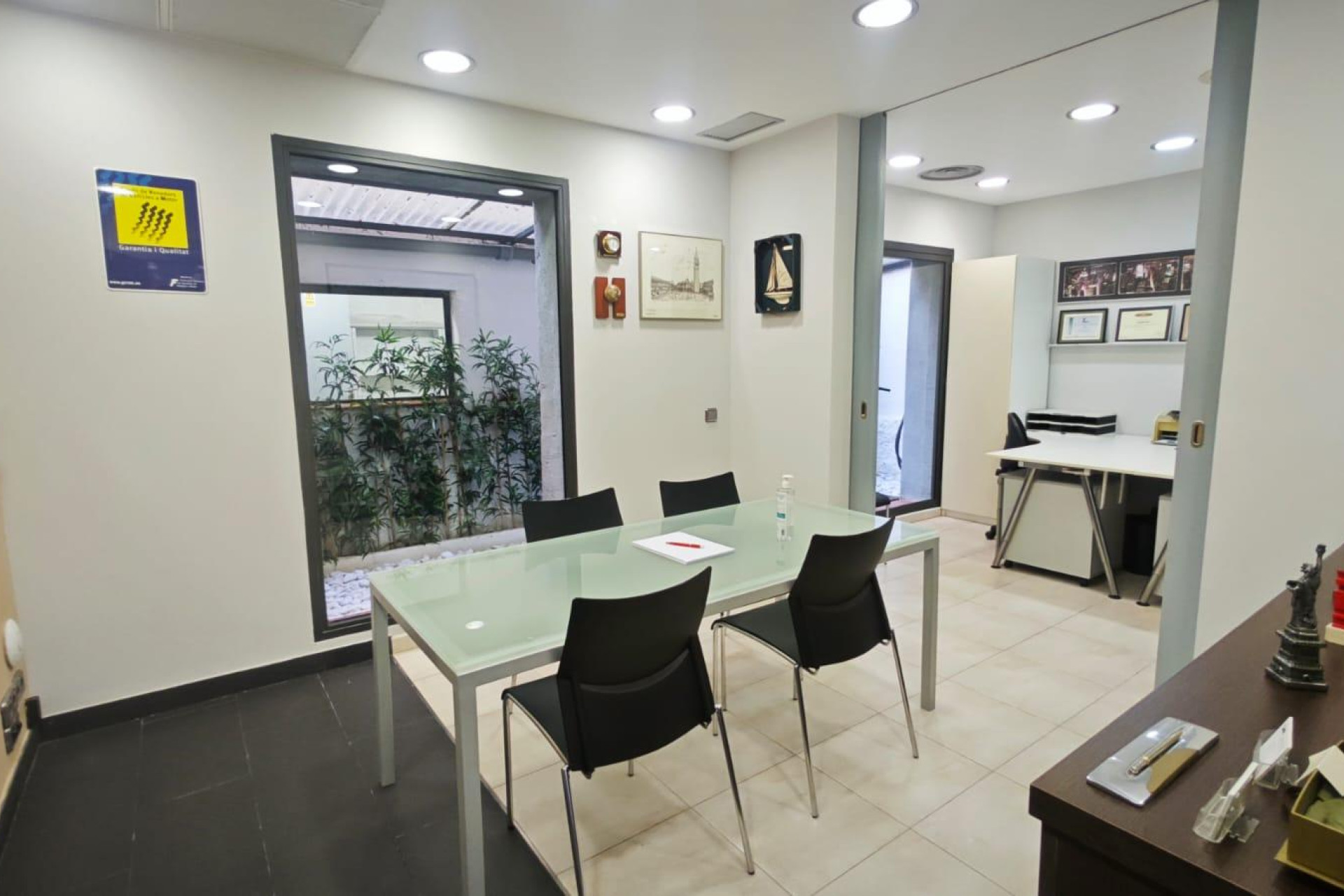 Herverkoop - Local comercial - Barcelona - Nou Barris / La Prosperitat