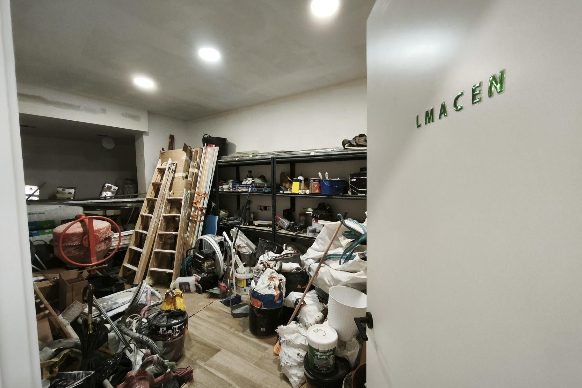 Herverkoop - Local comercial - Esplugues de Llobregat - La Plana