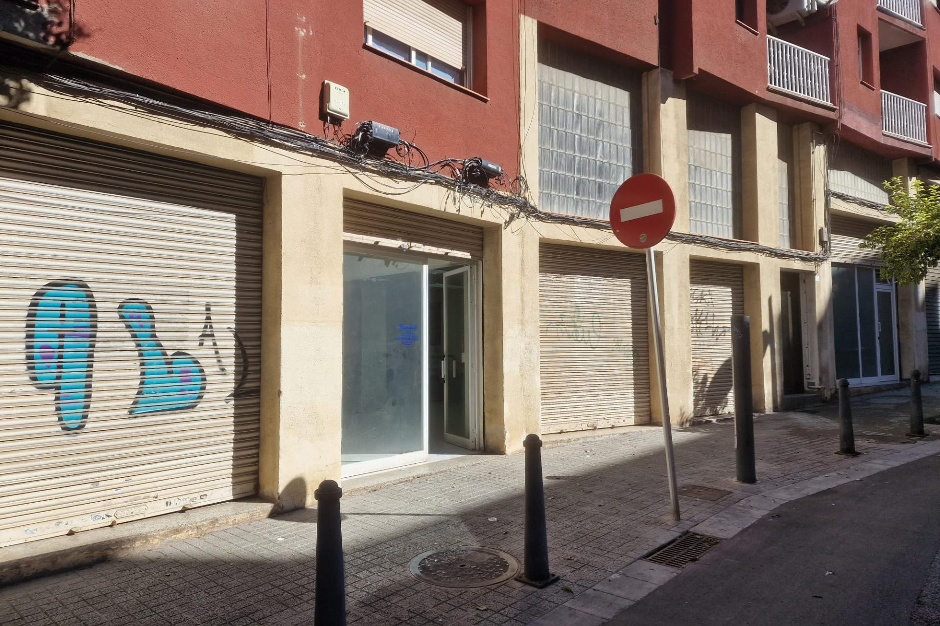 Herverkoop - Local comercial - Sant Feliu de Llobregat - Roses