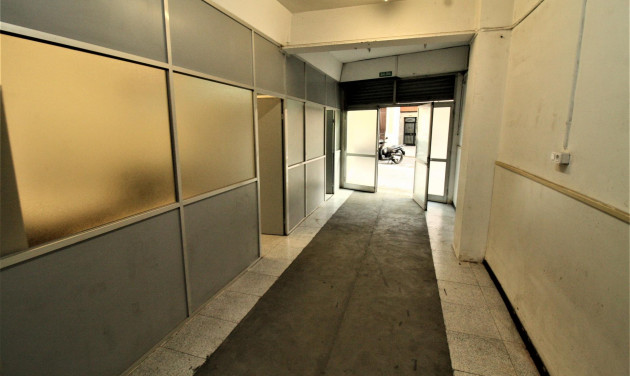 Local comercial - Resale - Barcelona - Sant Martí / El Camp de l'Arpa