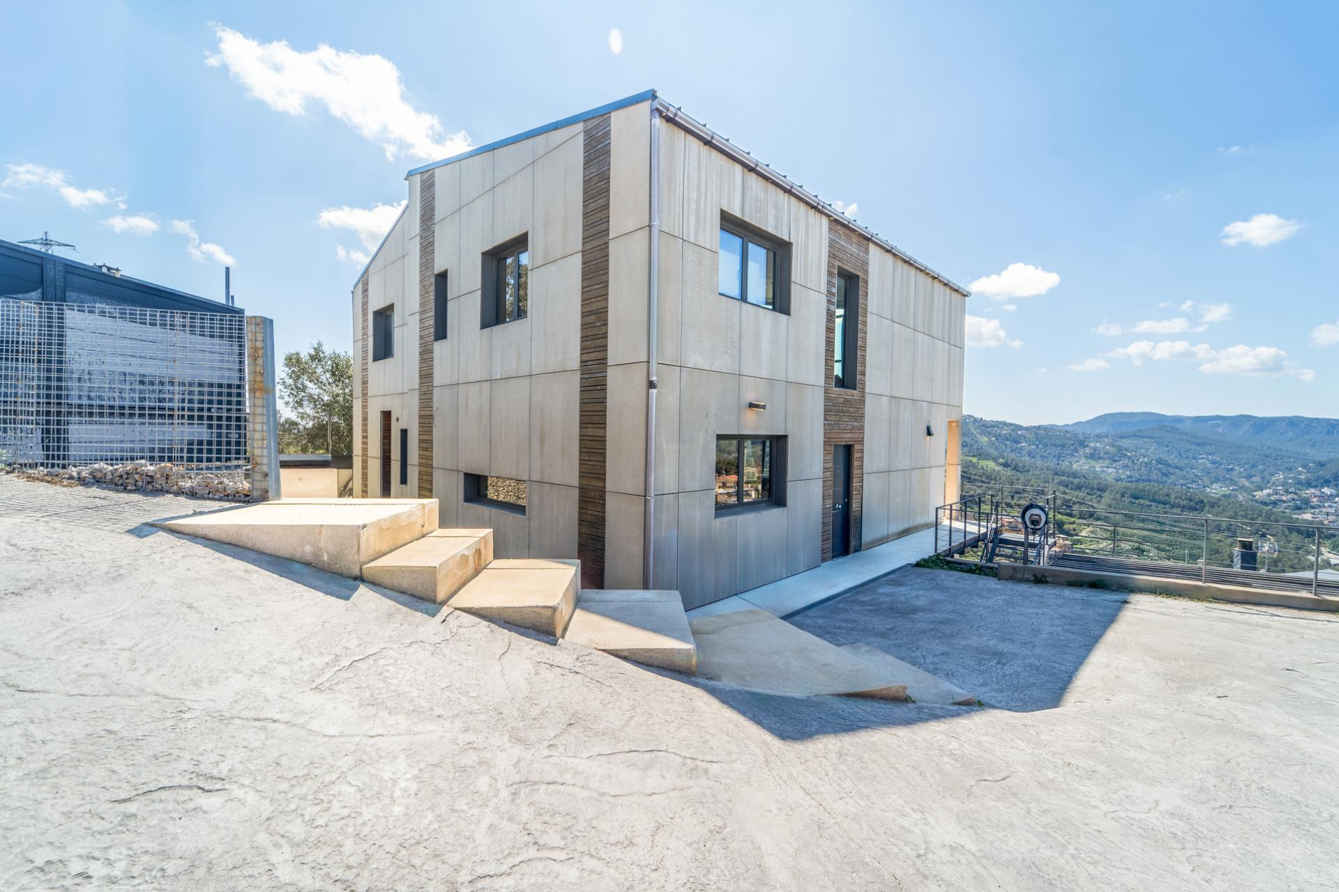 Obra nueva - Chalet - Torrelles de Llobregat