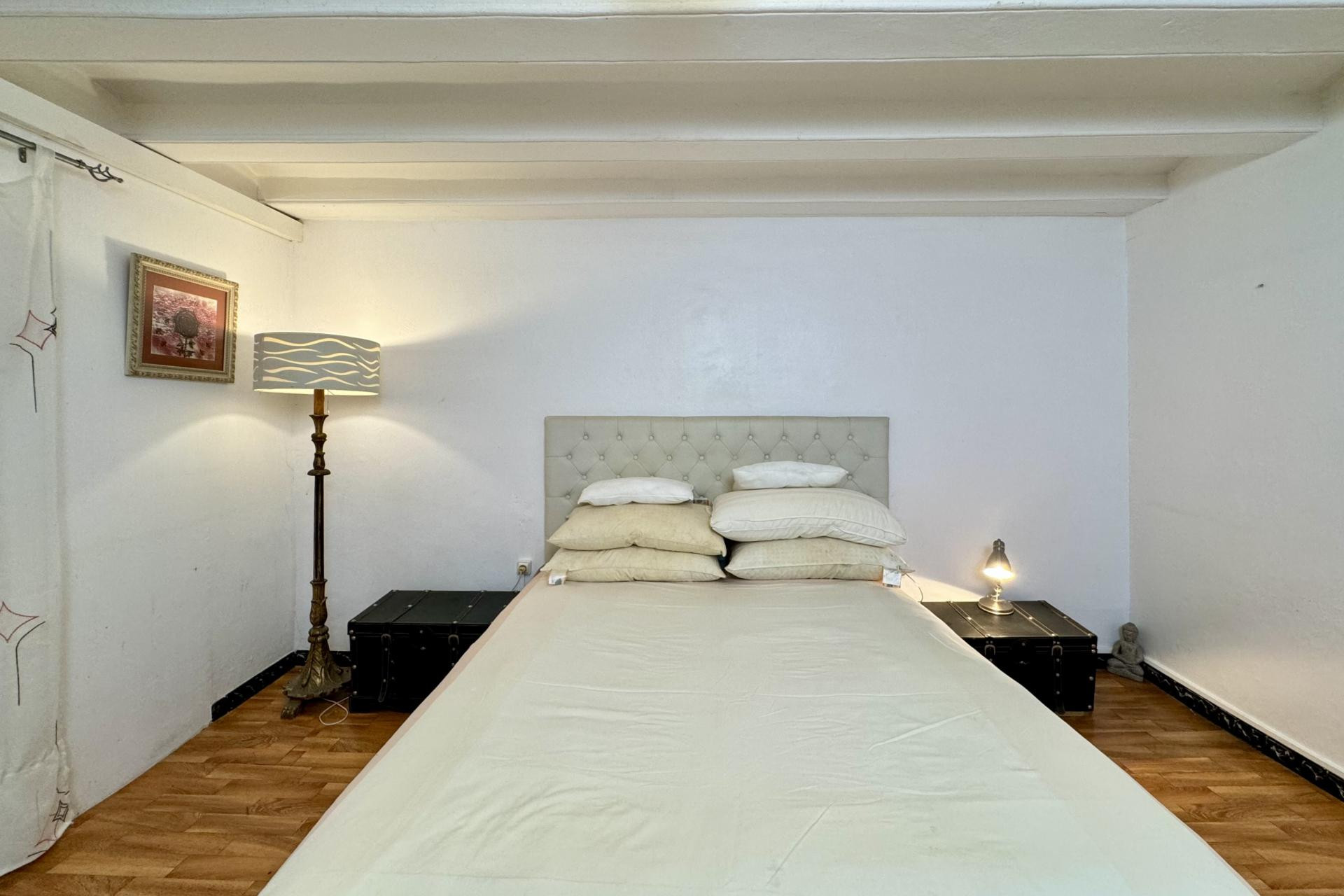 Resale - Apartment / flat - Barcelona - Ciutat Vella / El Raval