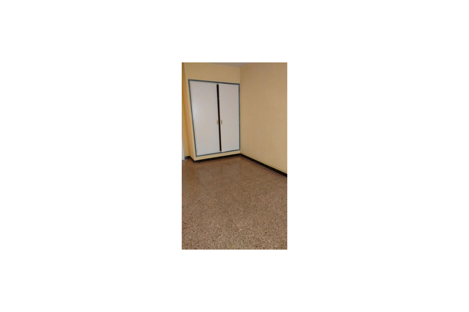 Resale - Apartment / flat - Figueres - Poblenou