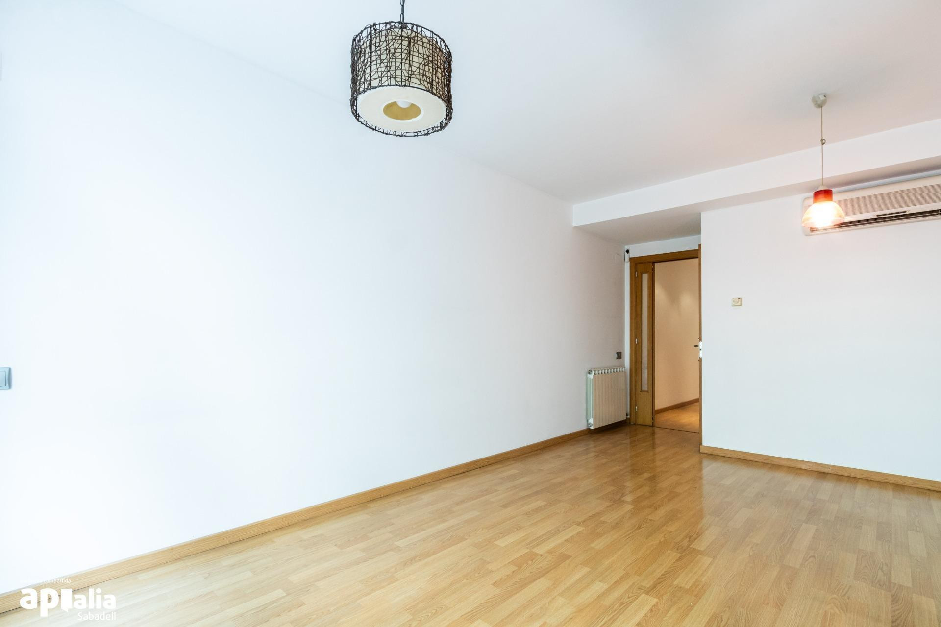 Resale - Apartment / flat - Sabadell - Eixample