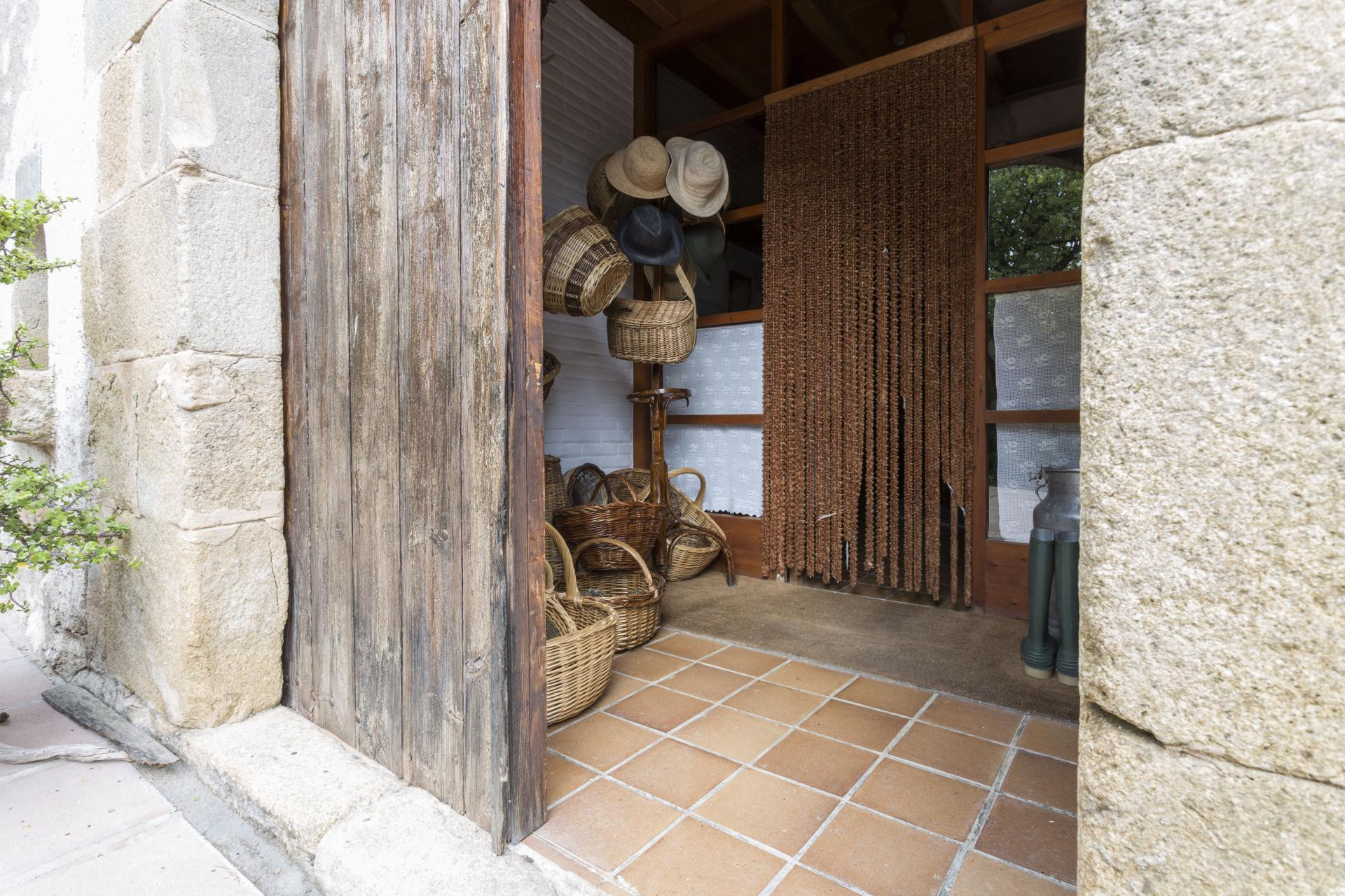 Resale - Farmhouses - Anglès