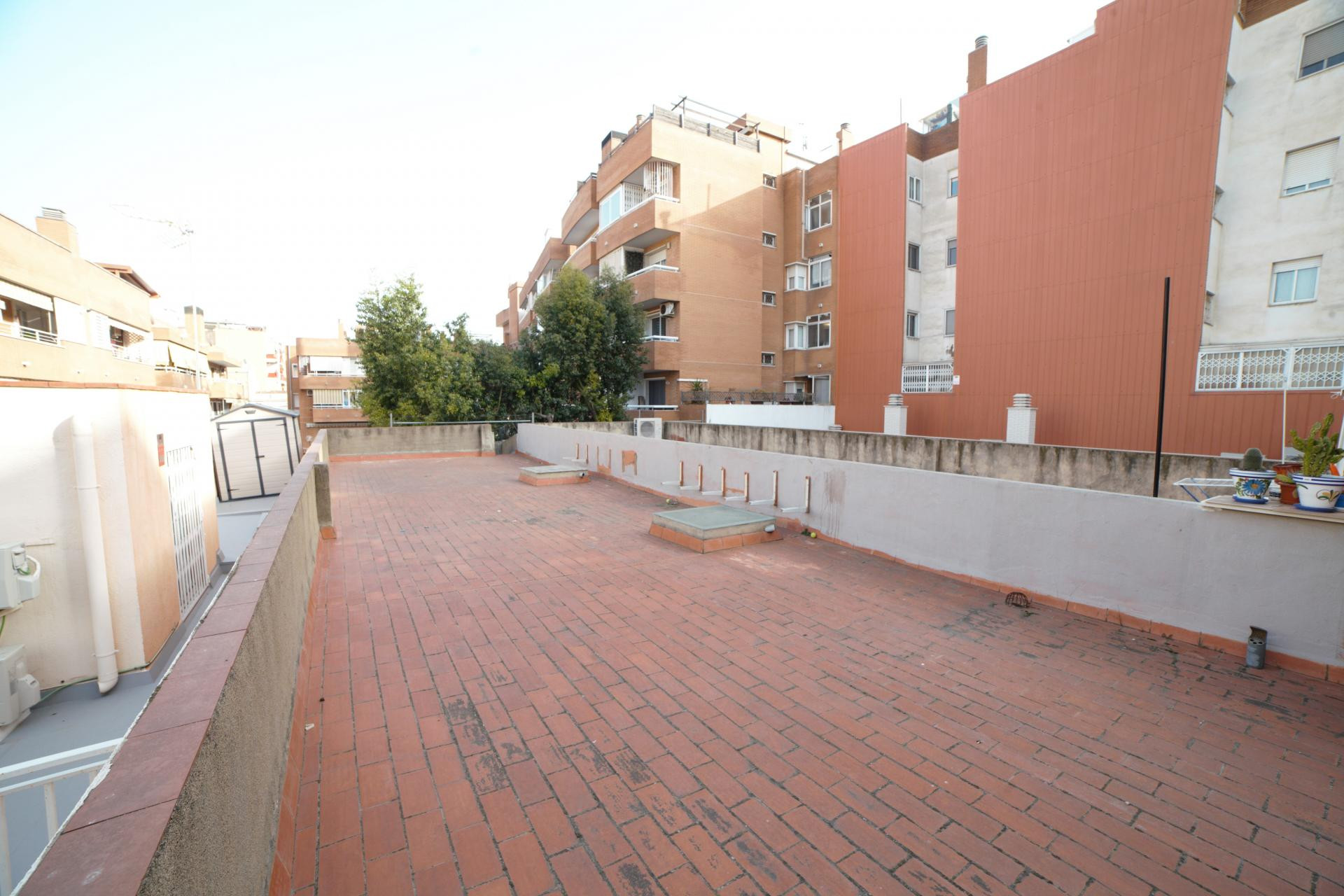 Resale - Local comercial - Cornellà de Llobregat - Riera