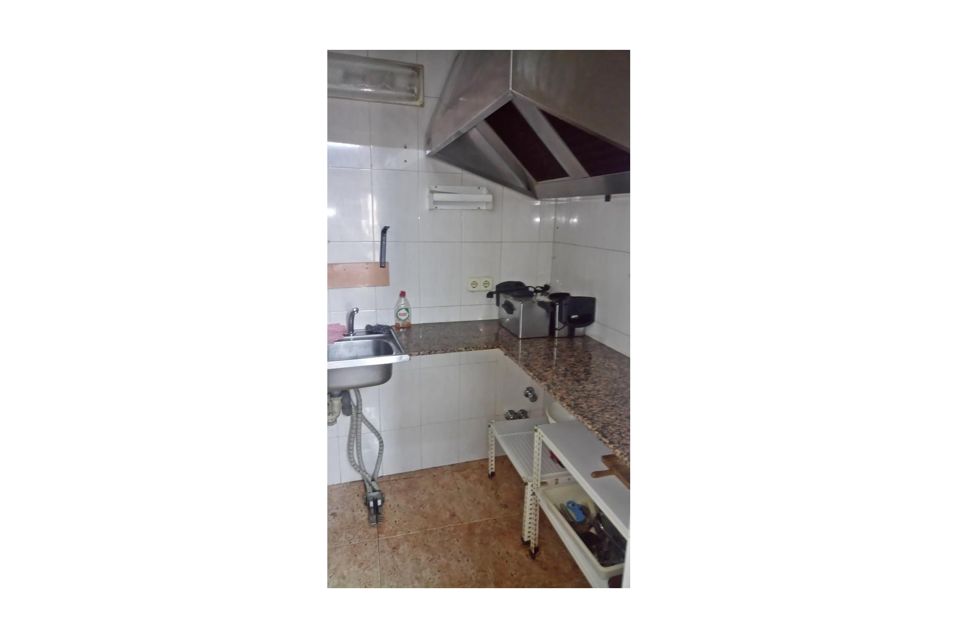 Resale - Local comercial - Esplugues de Llobregat - Can Vidalet