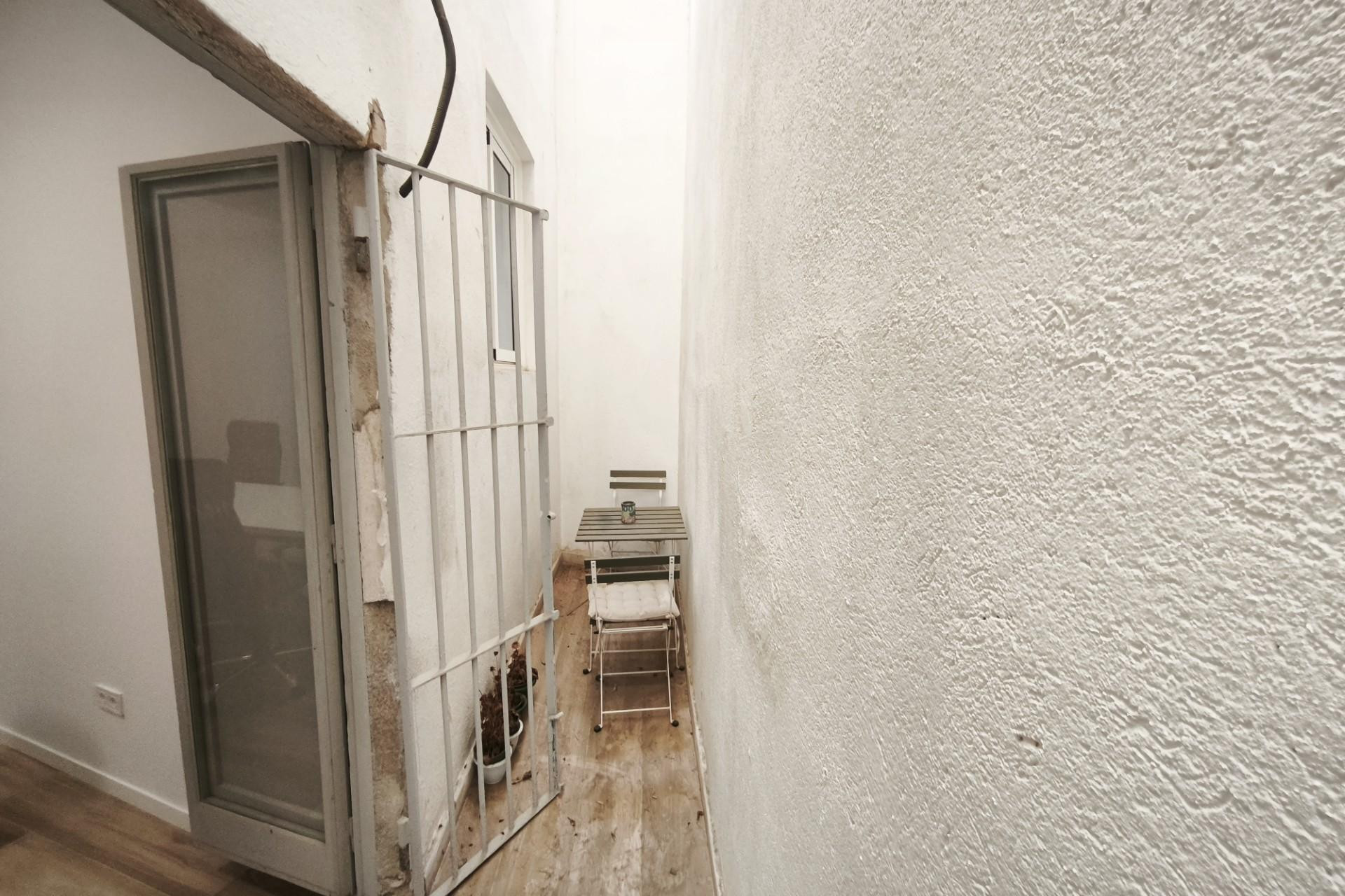 Resale - Local comercial - Esplugues de Llobregat - La Plana
