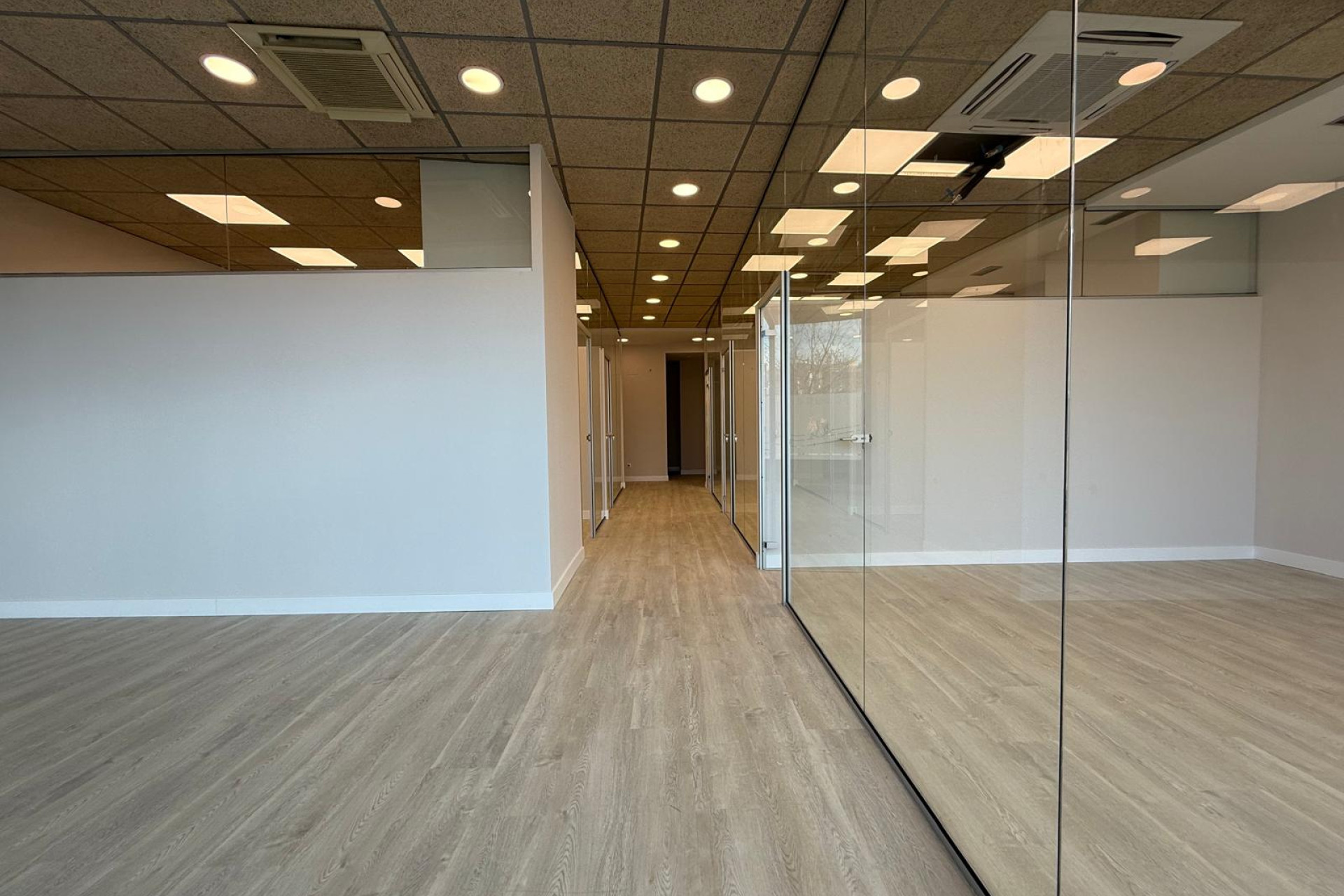 Resale - Local comercial - Lleida - Zona Alta - Universitat
