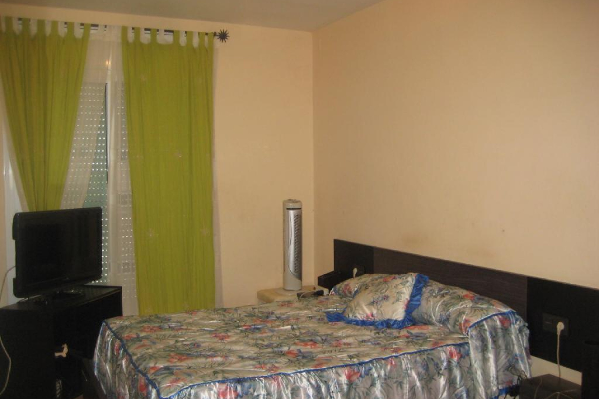 Resale - Unifamiliar adosada - Pla de Santa Maria, El