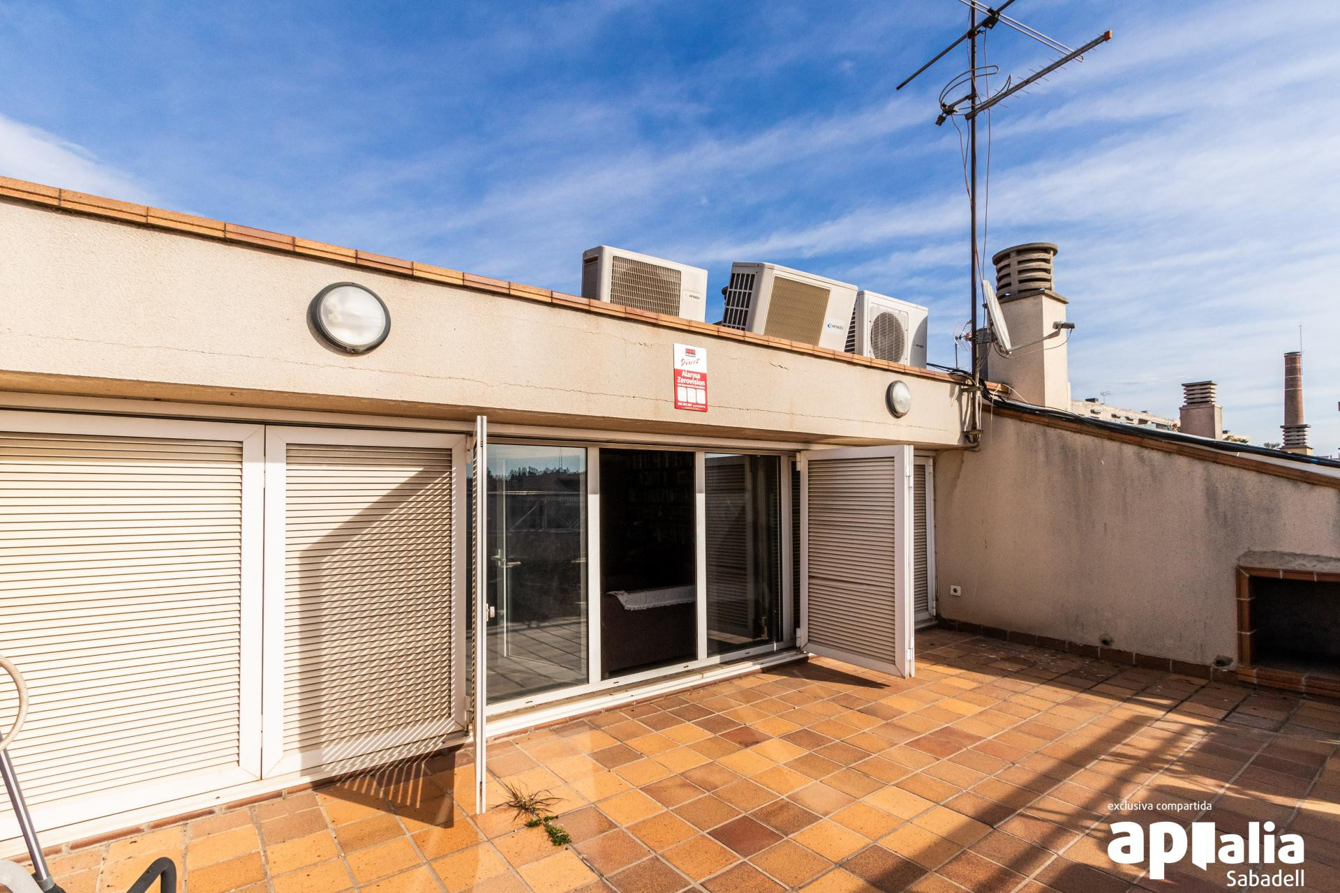 Resale - Unifamiliar adosada - Sabadell - Centro