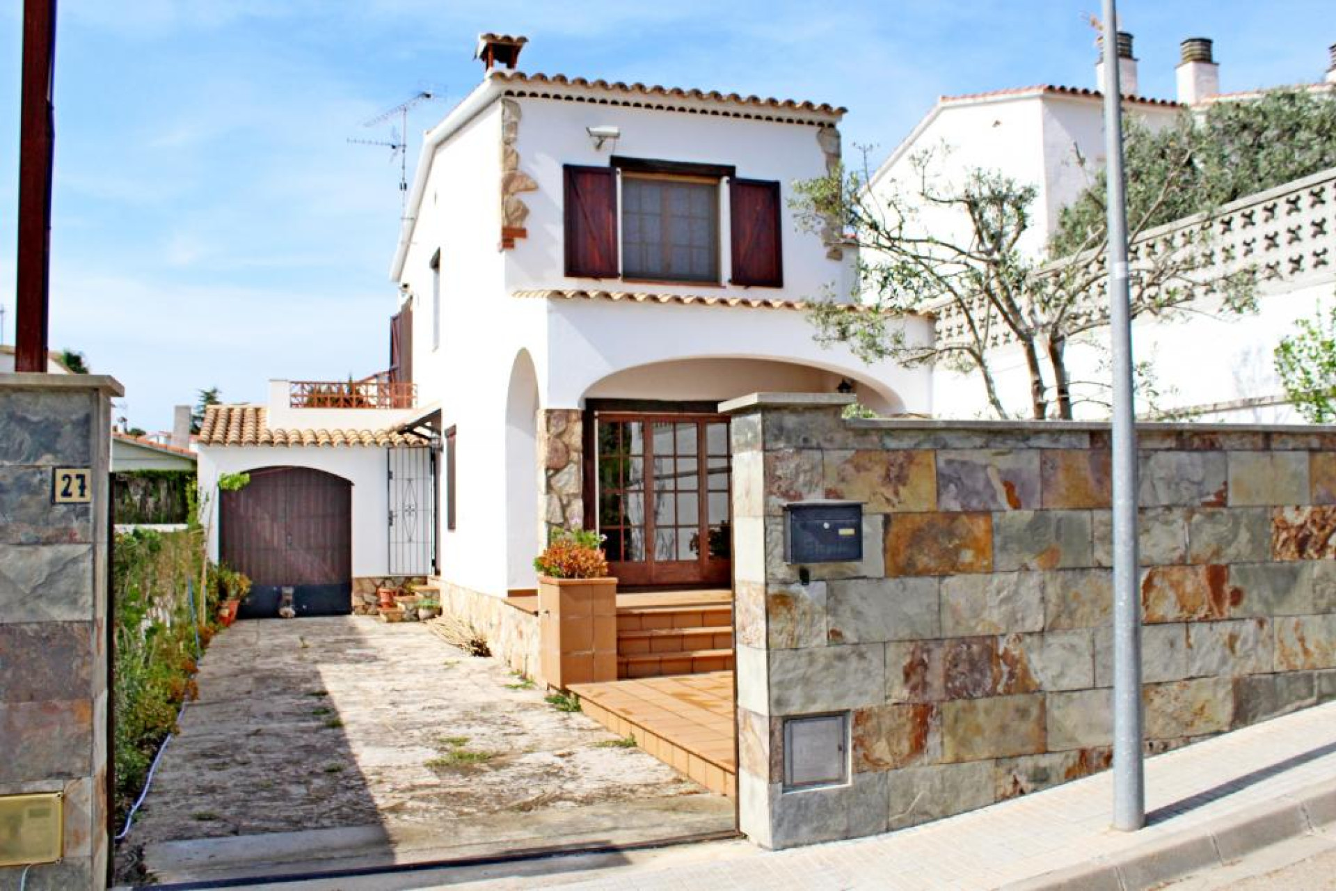 Resale - Villa - Escala, L