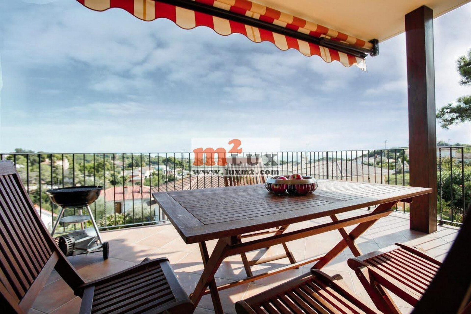 Resale - Villa - Lloret de Mar - Roca Grossa