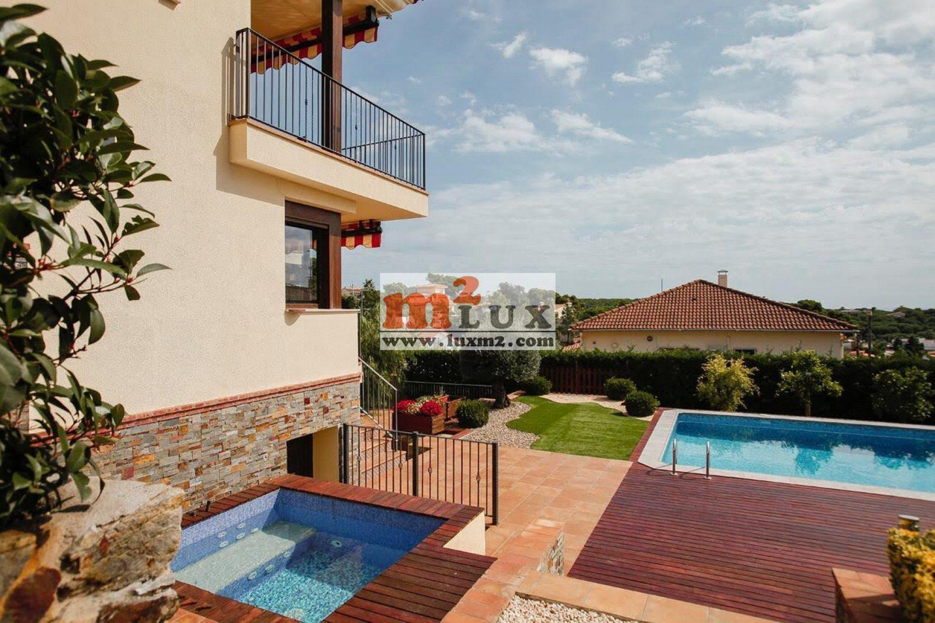 Resale - Villa - Lloret de Mar - Roca Grossa