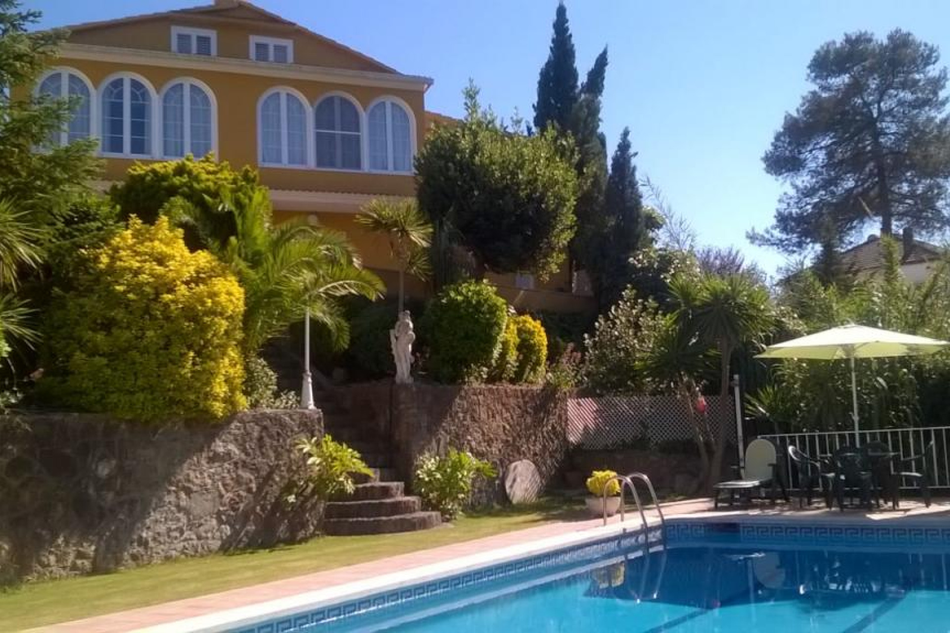 Resale - Villa - Olesa de Bonesvalls