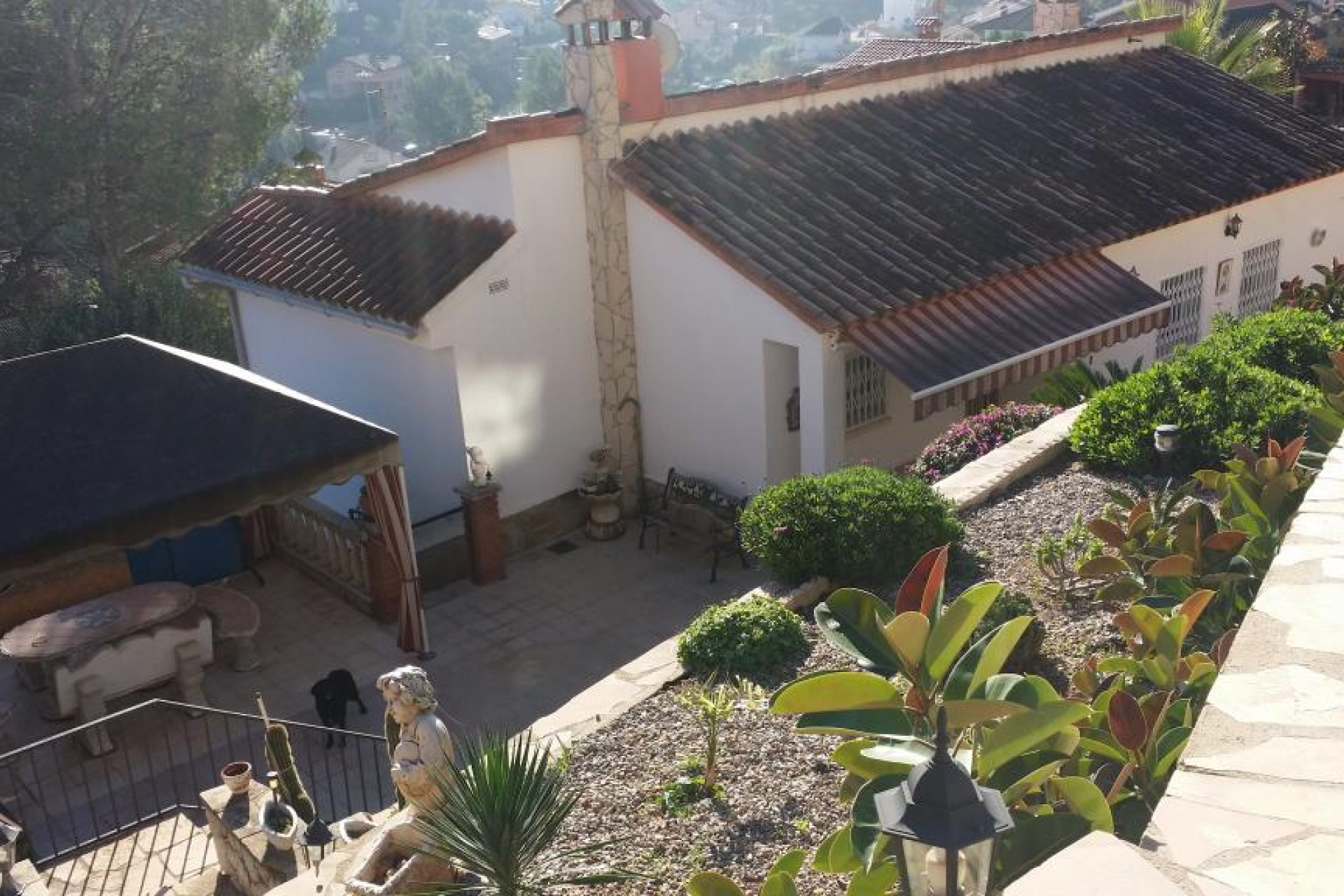 Resale - Villa - Vallirana