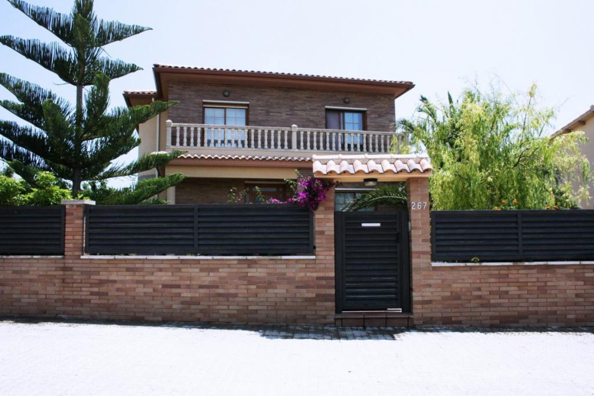 Resale - Villa - Vilanova i la Geltrú - Nord