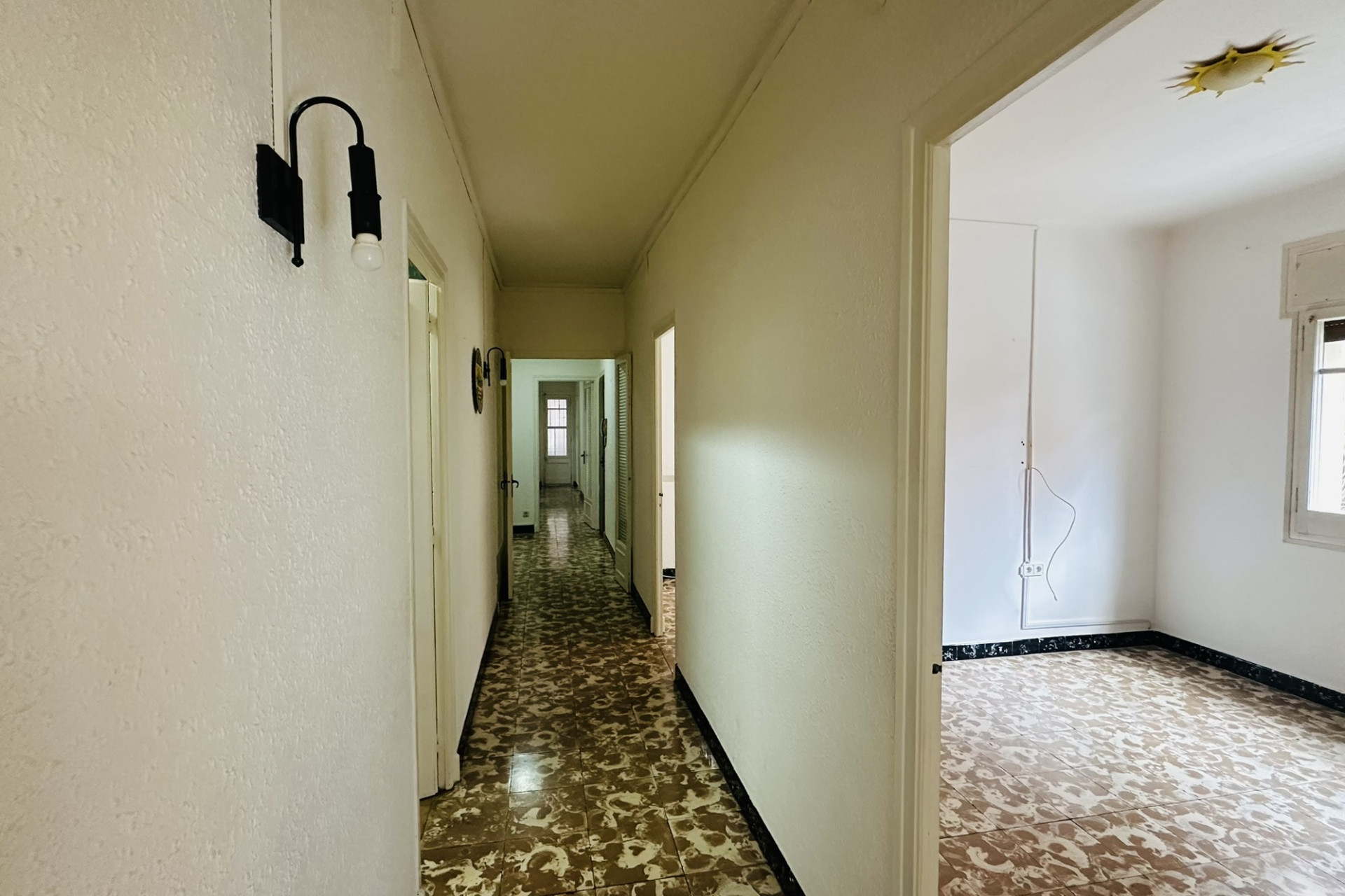 Reventa - Apartamento / piso - Cornellà de Llobregat - Gavarra