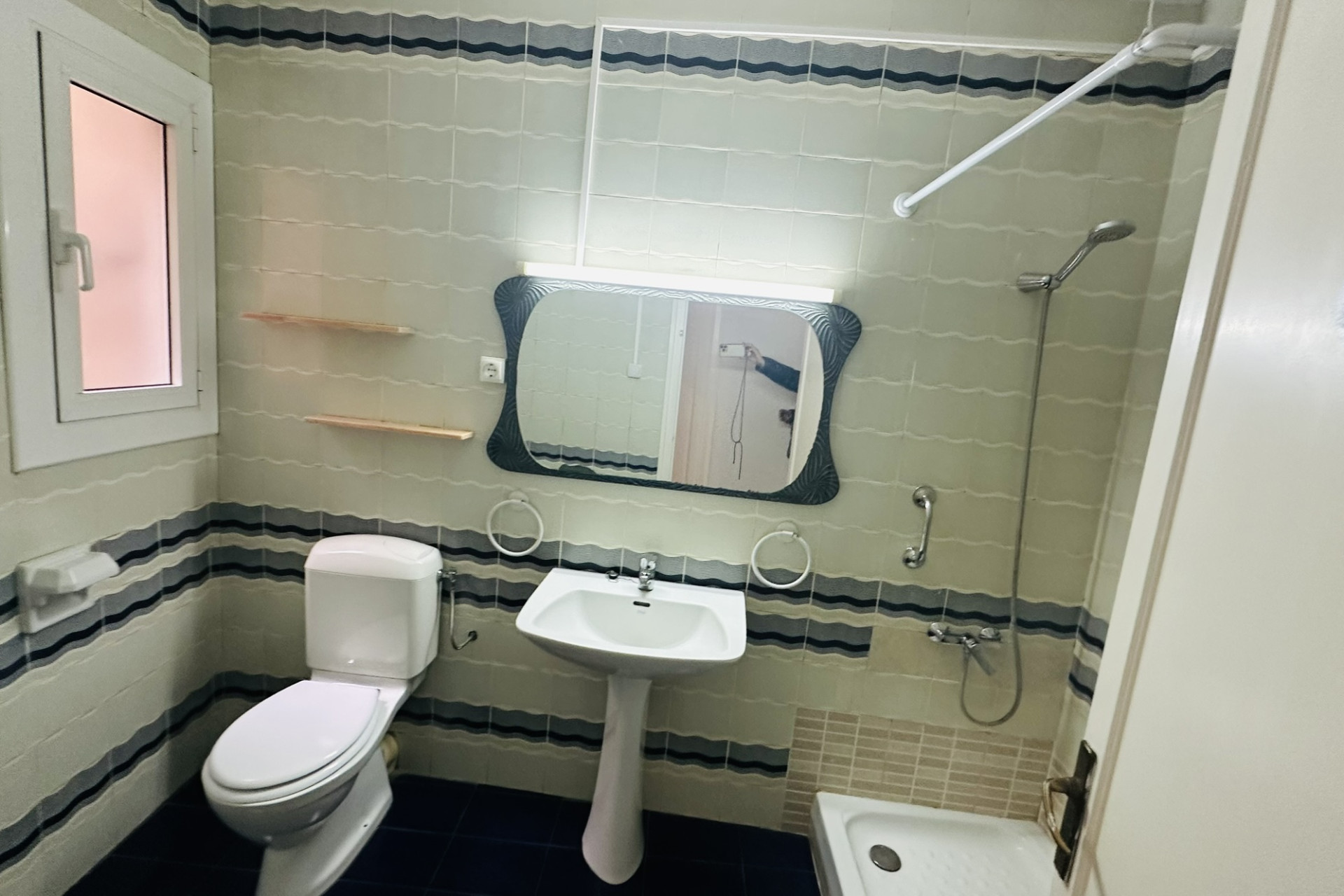 Reventa - Apartamento / piso - Cornellà de Llobregat - Gavarra