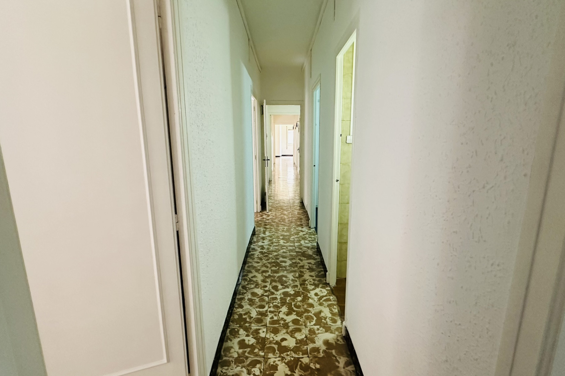 Reventa - Apartamento / piso - Cornellà de Llobregat - Gavarra