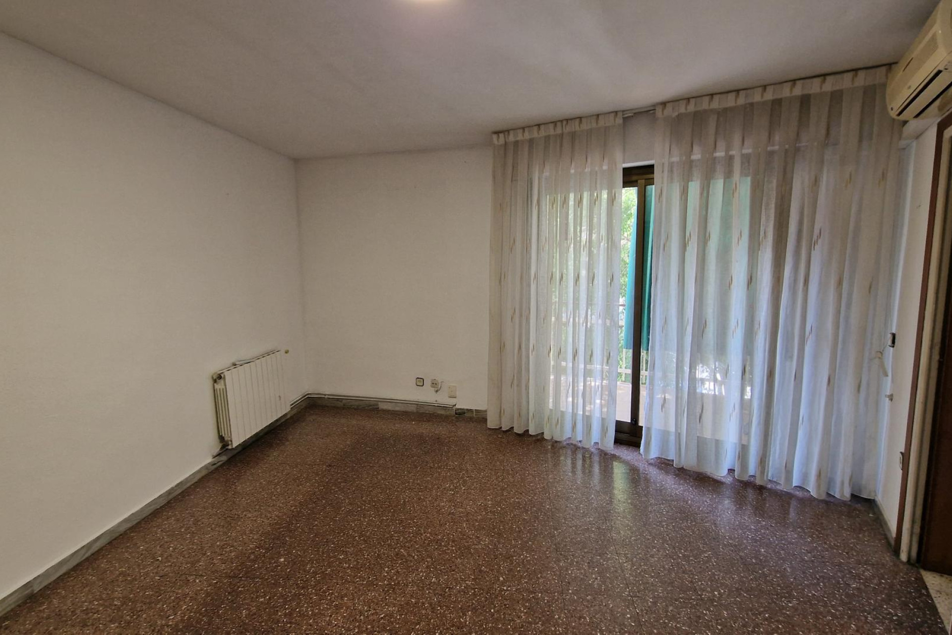 Reventa - Apartamento / piso - Hospitalet de Llobregat, l - Collblanc