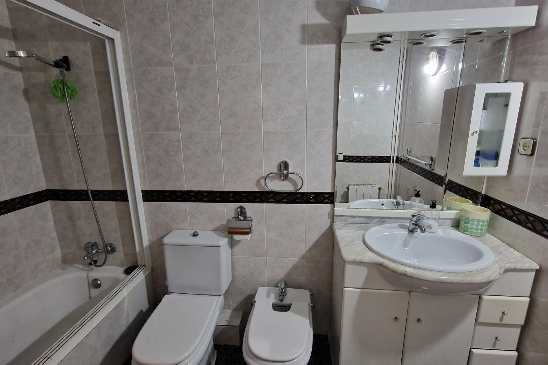 Reventa - Apartamento / piso - Hospitalet de Llobregat, l - Collblanc