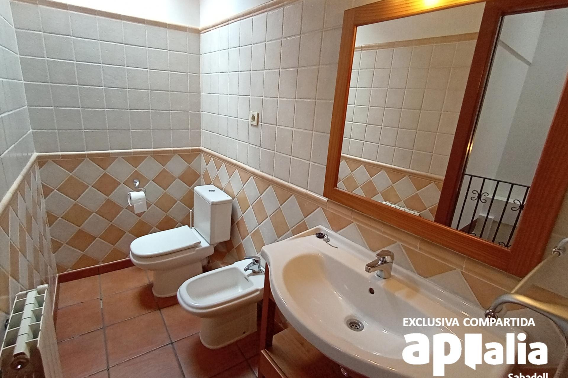 Reventa - Casa de pueblo - Castellar del Vallès