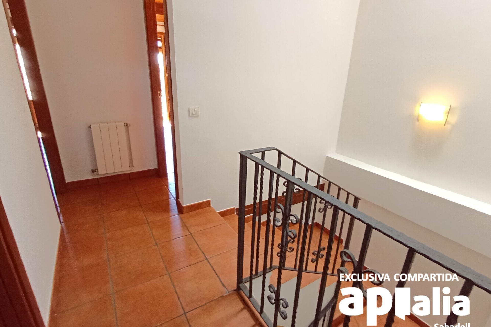 Reventa - Casa de pueblo - Castellar del Vallès
