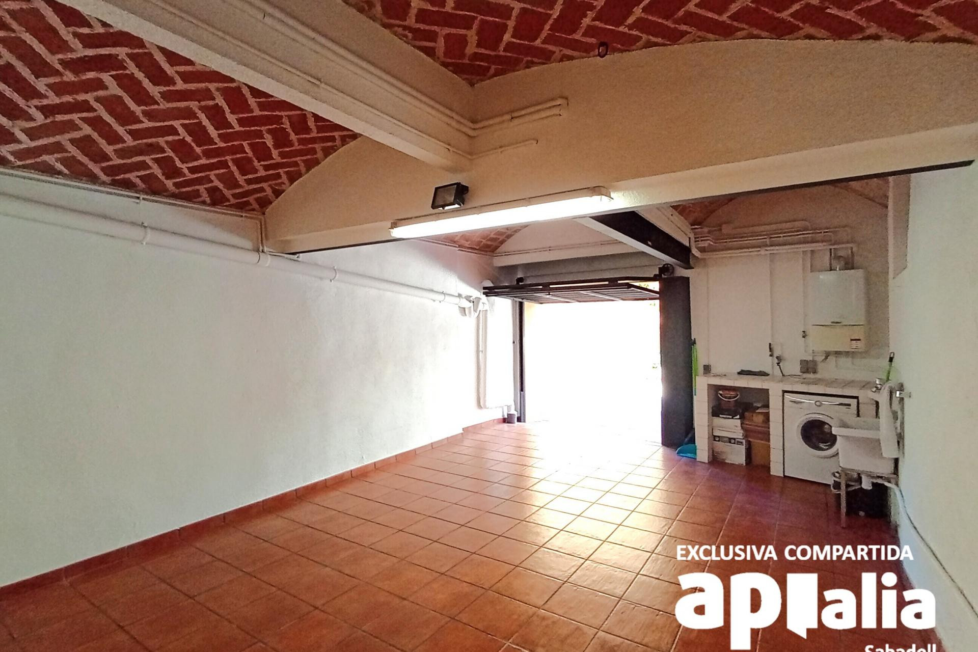 Reventa - Casa de pueblo - Castellar del Vallès