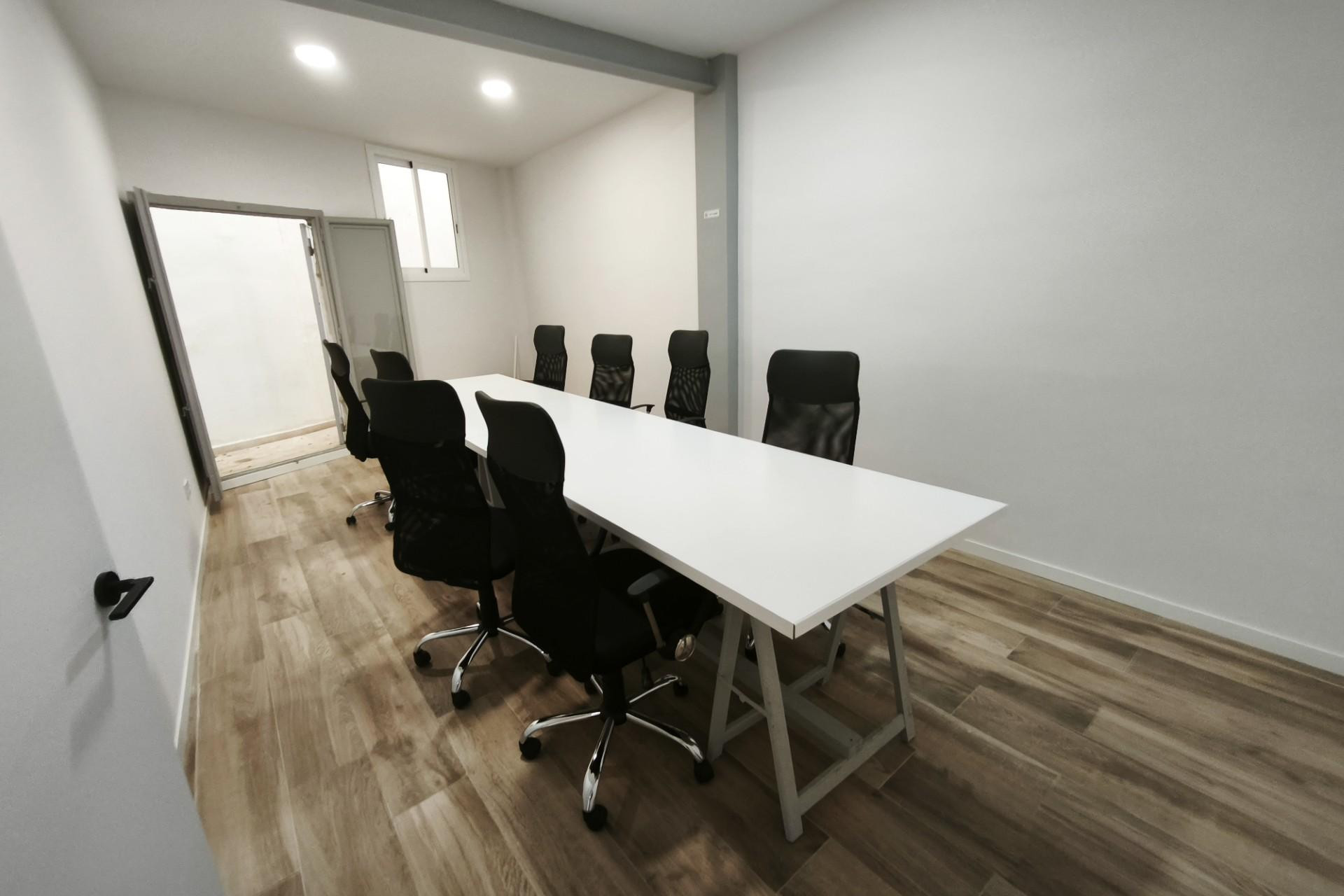 Reventa - Local comercial - Esplugues de Llobregat - La Plana