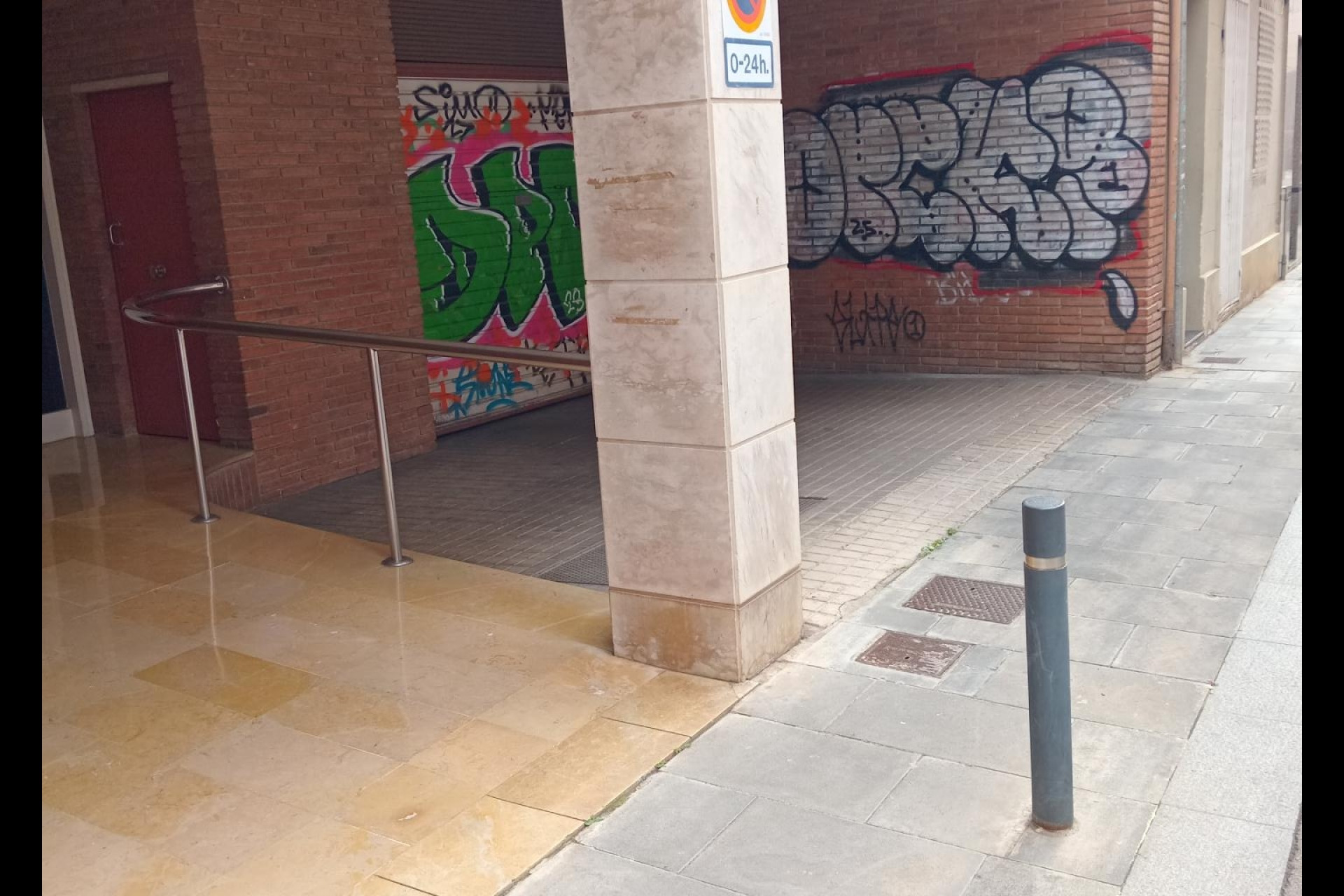 Reventa - Plaza de aparcamiento - Barcelona - Sants - Montjuïc