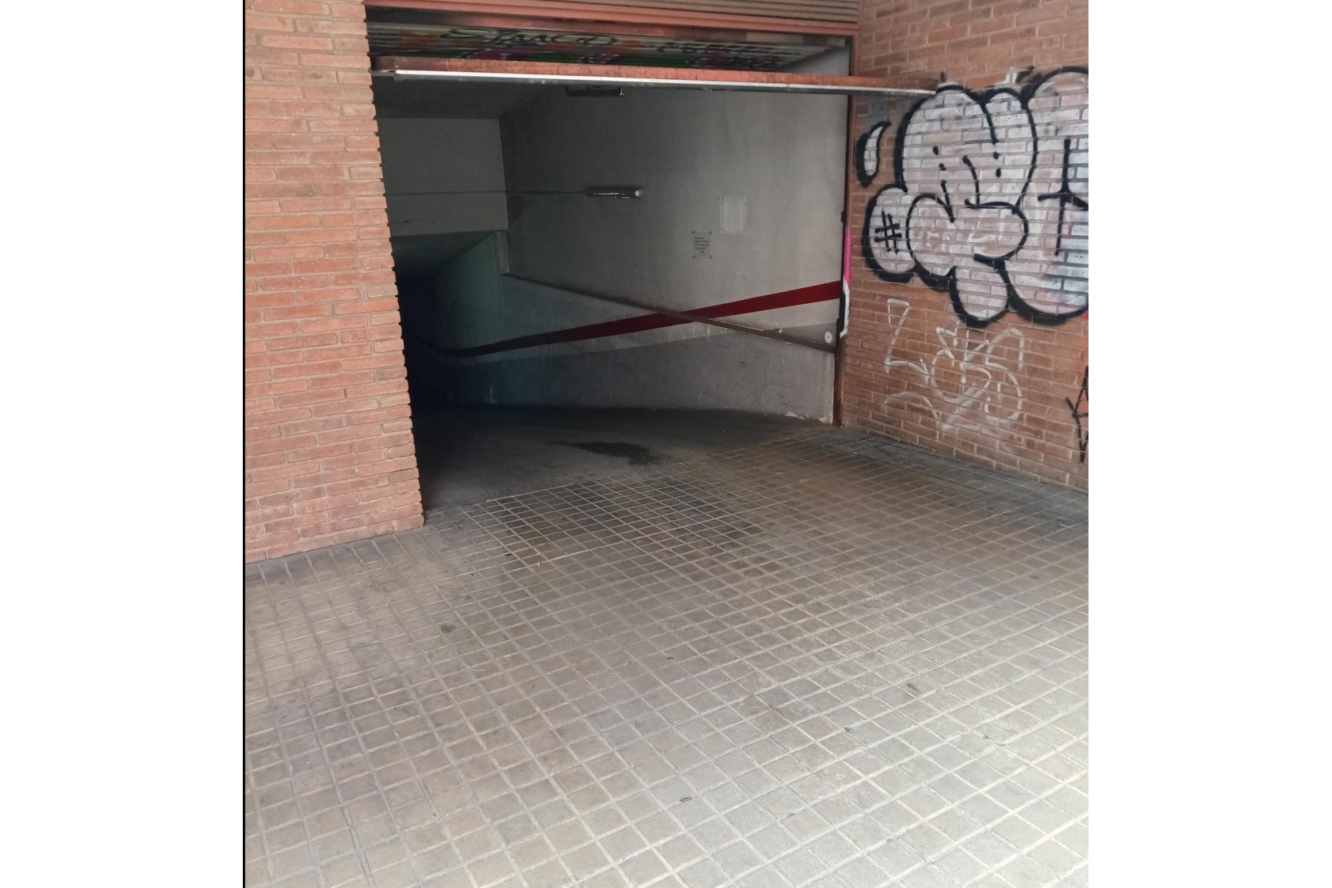 Reventa - Plaza de aparcamiento - Barcelona - Sants - Montjuïc