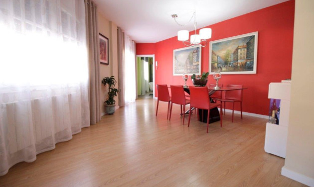 Triplex - Herverkoop - Castelldefels - Centro