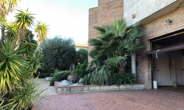 Villa - Herverkoop - Vilanova i la Geltrú - 16-1006