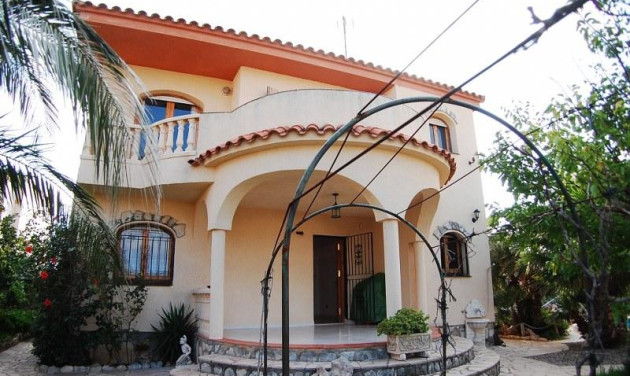 Villa - Resale - Ametlla de Mar, L - Les Tres Cales