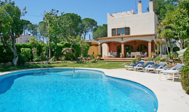 Villa - Resale - Escala, L - Escala, L