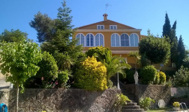 Villa - Resale - Olesa de Bonesvalls - Olesa de Bonesvalls