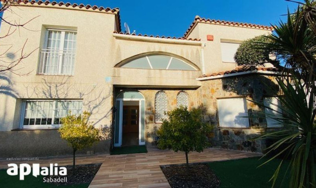 Villa - Resale - Sabadell - 7111