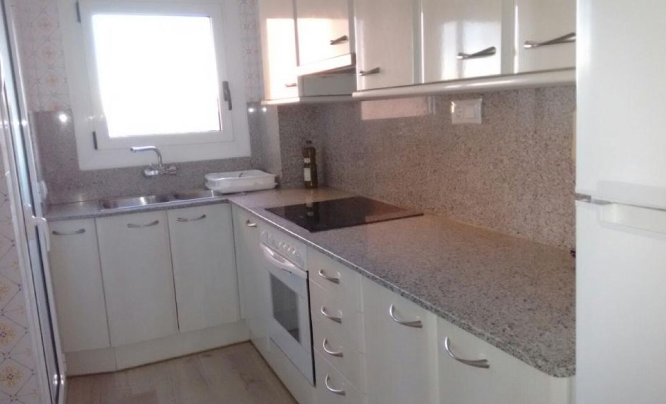 Alquiler a largo plazo - Apartamento / piso - Figueres - Rally