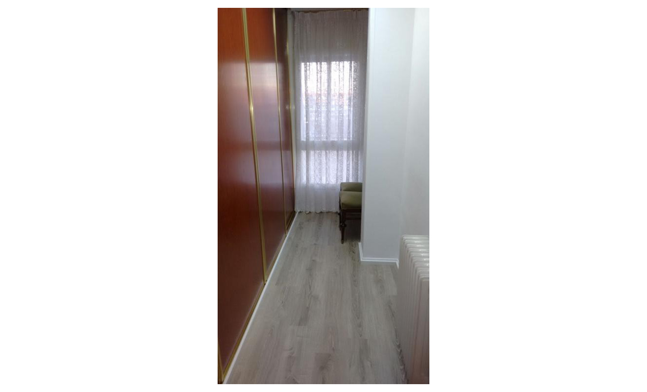 Alquiler a largo plazo - Apartamento / piso - Figueres - Rally
