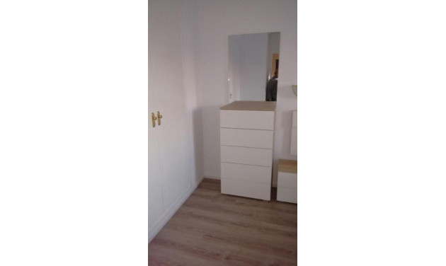 Alquiler a largo plazo - Apartamento / piso - Figueres - Rally