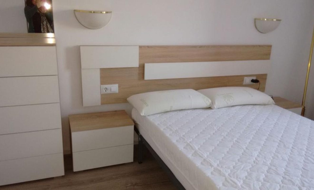 Alquiler a largo plazo - Apartamento / piso - Figueres - Rally